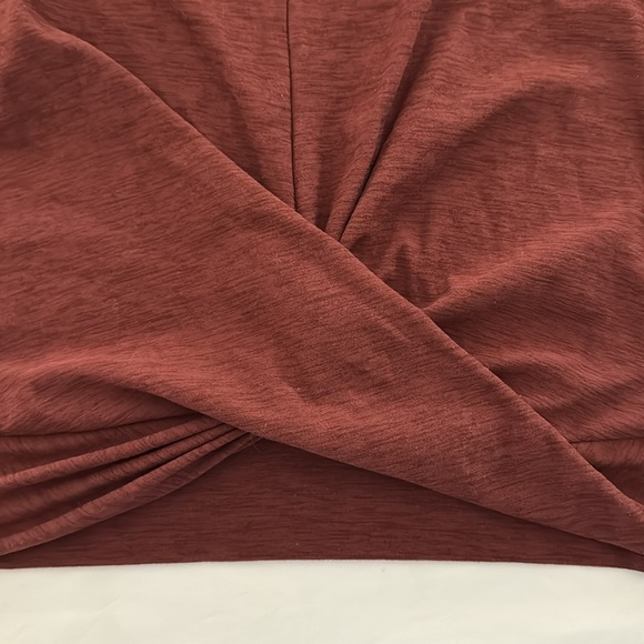 workout top - Picture 3 of 4